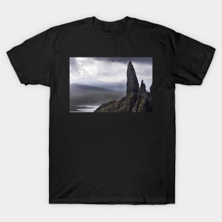 The Old man of Storr, Isle of Skye. T-Shirt